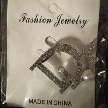 Cargar imagen en el visor de la galería, Designer Brooches