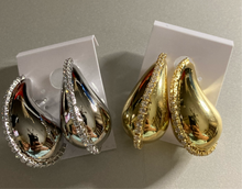 Load image into Gallery viewer, Studded chunky-teardrop earrings