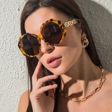 Load image into Gallery viewer, Stylish Oversized Sunglasses