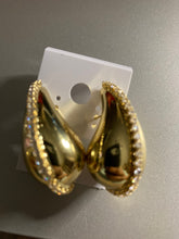 Load image into Gallery viewer, Studded chunky-teardrop earrings