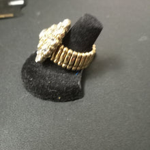 Load image into Gallery viewer, Sunburst bling ring