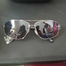 Cargar imagen en el visor de la galería, Mens Shades