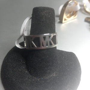 Fashion ring